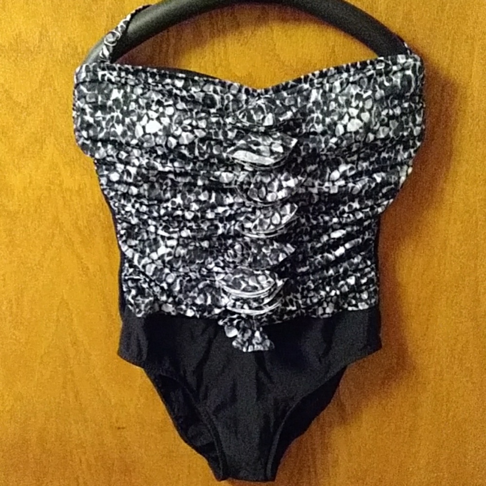 DONATING LAS CHANCE Cute suit